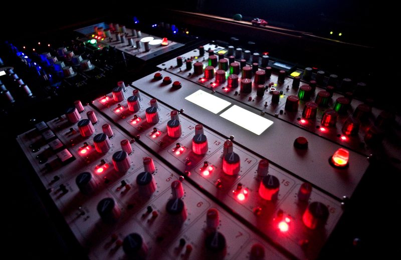 Studio_Mixing_01